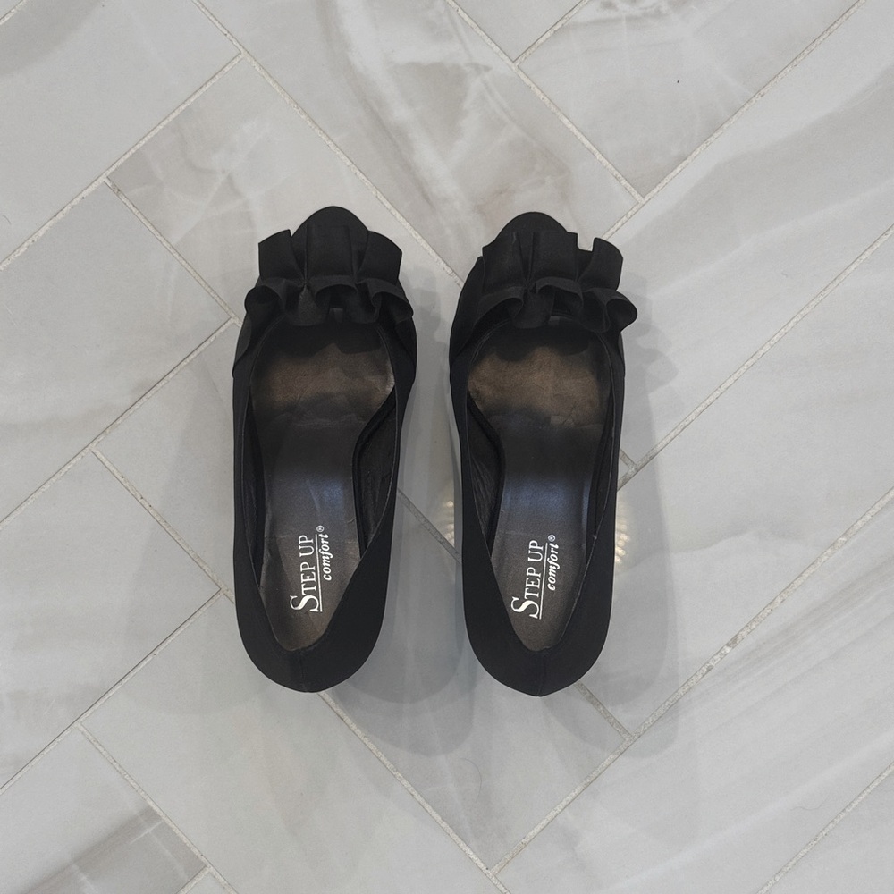 Women's Black Fabric Ruffle Heel
